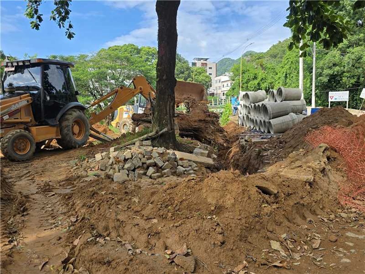 Obra deve corrigir problemas em rede pluvial de Alfredo Chaves 1 obras manilhamento alfredo chaves