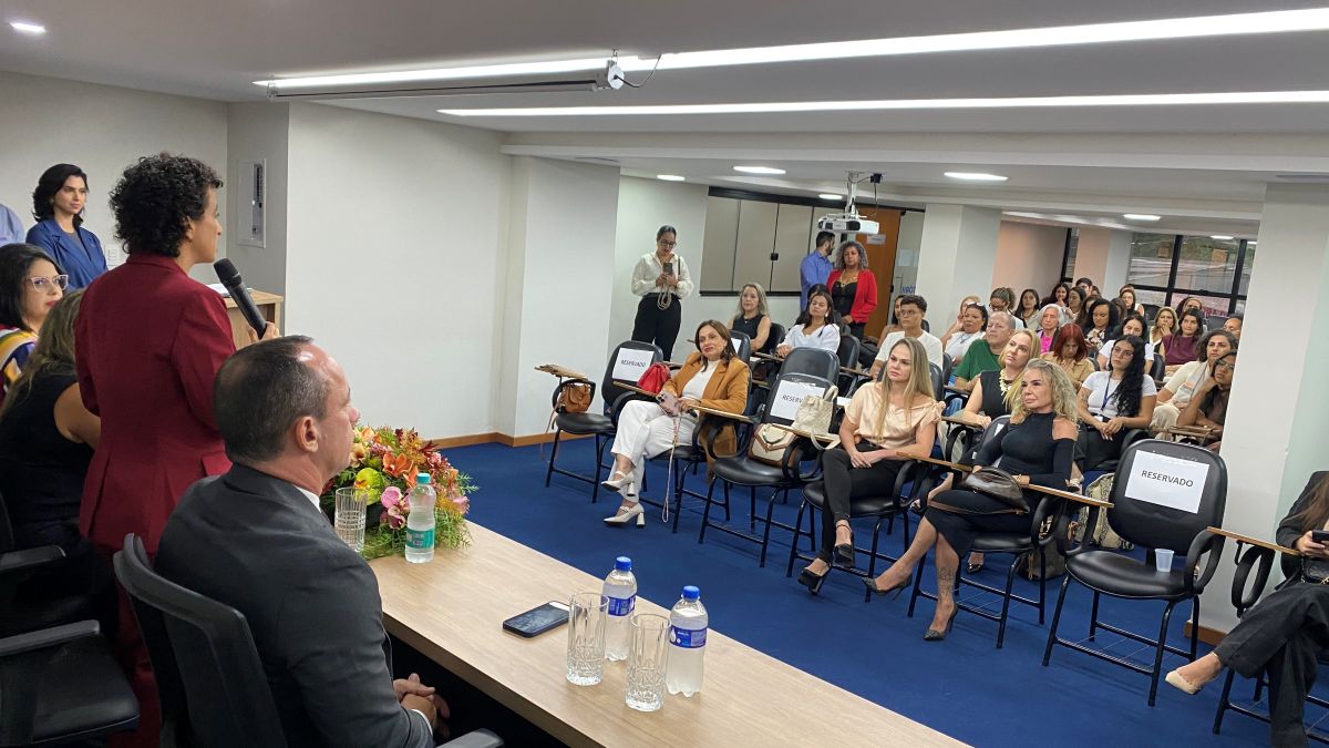 “Liderança feminina e os desafios de ocupar espaços de poder” é tema de evento na sede da OAB Guarapari 1 IMG 5792