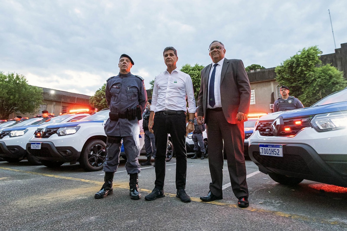 Ferraço faz entrega de fuzis e viaturas semiblindadas à PM 1 IMG 7869