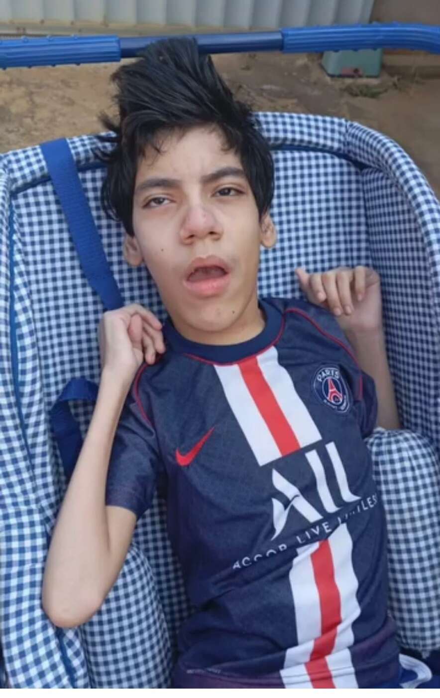 Guarapari: adolescente com paralisia cerebral precisa de cadeira de rodas e família pede ajuda 3 gabriel 2