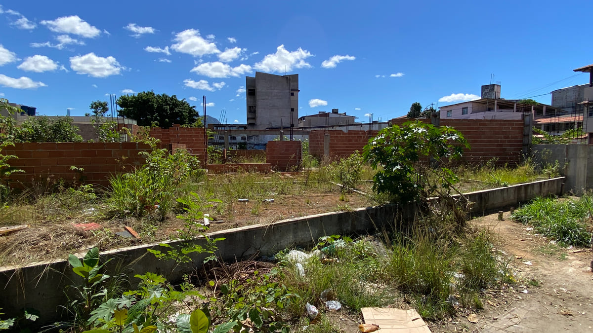Ocupação em obra paralisada na antiga rodoviária de Guarapari preocupa moradores 5 obras rodoviaria guarapari 2