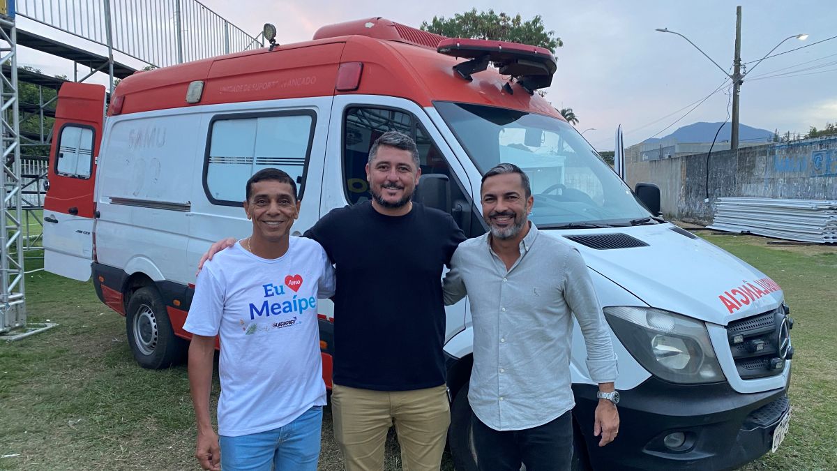 Tyago Hoffmann e Zé Preto entregam ambulância para reforçar segurança em eventos esportivos de Guarapari 2 IMG 6361