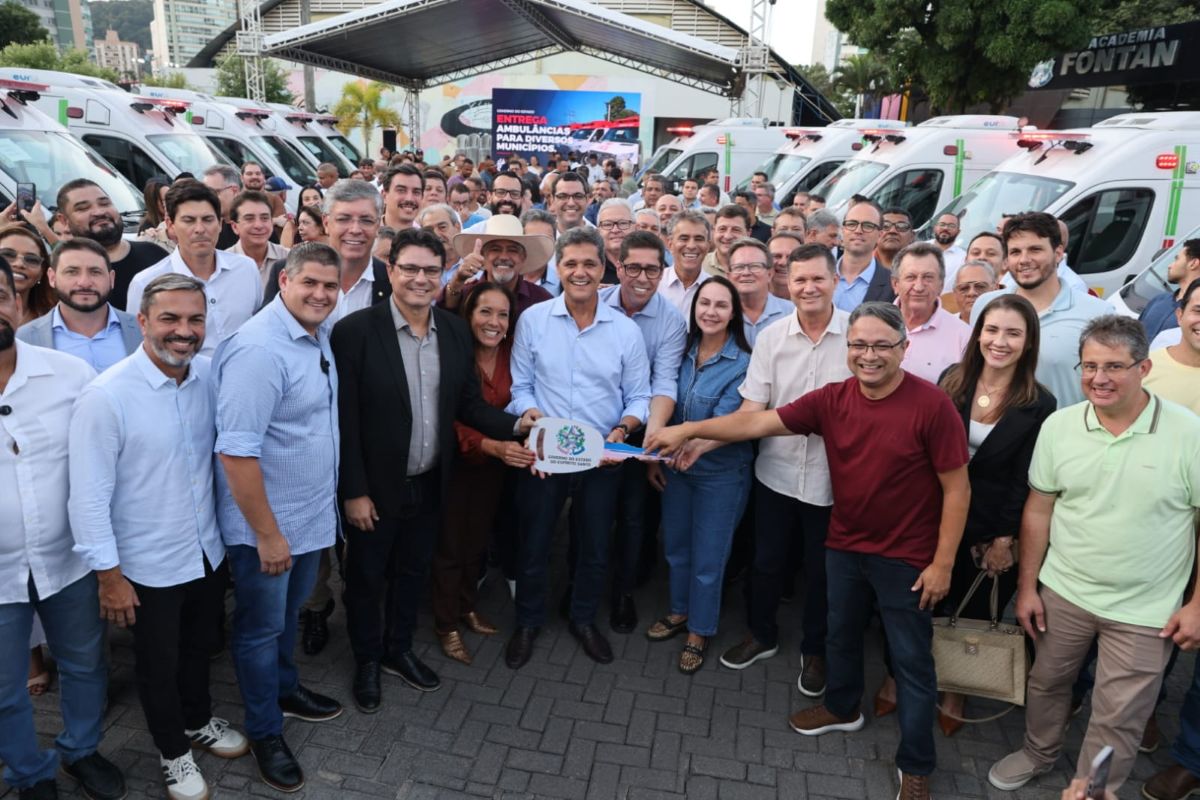 Governo do ES entrega 21 ambulâncias aos municípios; Guarapari é contemplado