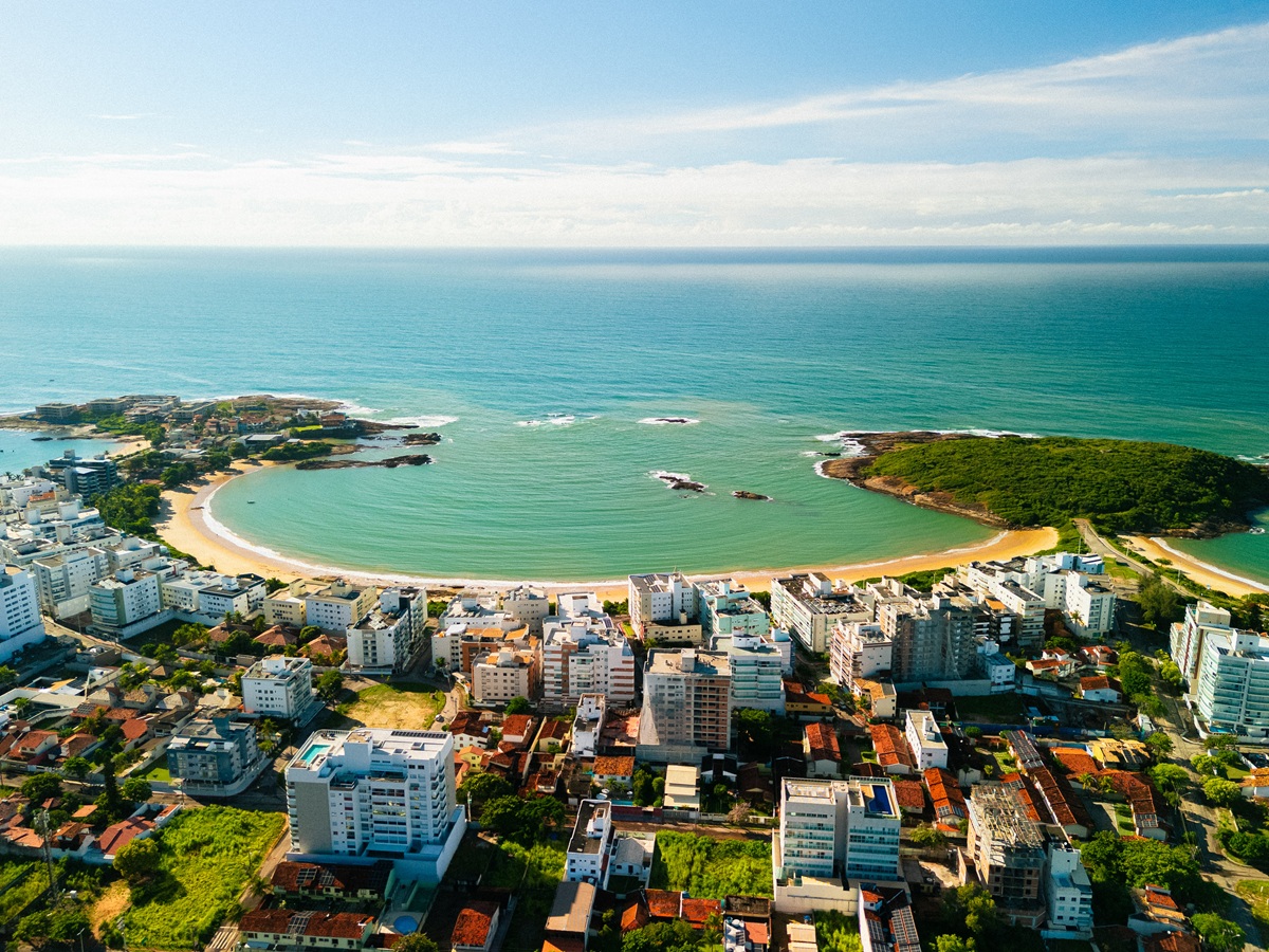 Futuros lançamentos imobiliários em Guarapari podem atingir valor de R$ 30 mil o metro quadrado 3 Enseada Azul 1