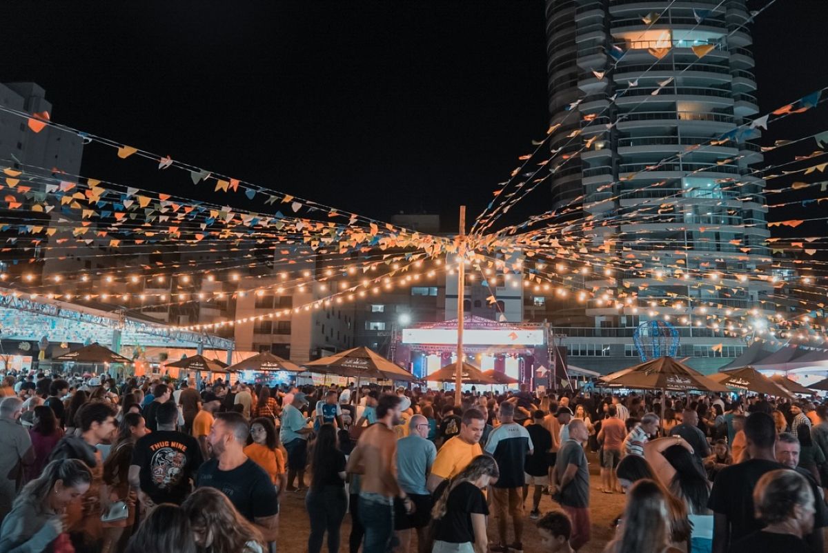 Arrasta-pé à beira-mar: Vem Forrozear movimenta Guarapari com quatro dias de festa
