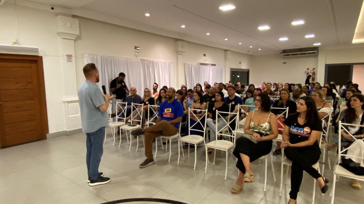 Vitor de Angelo apresenta legado da gestão e defende pautas durante encontro em Guarapari 3 IMG 7235