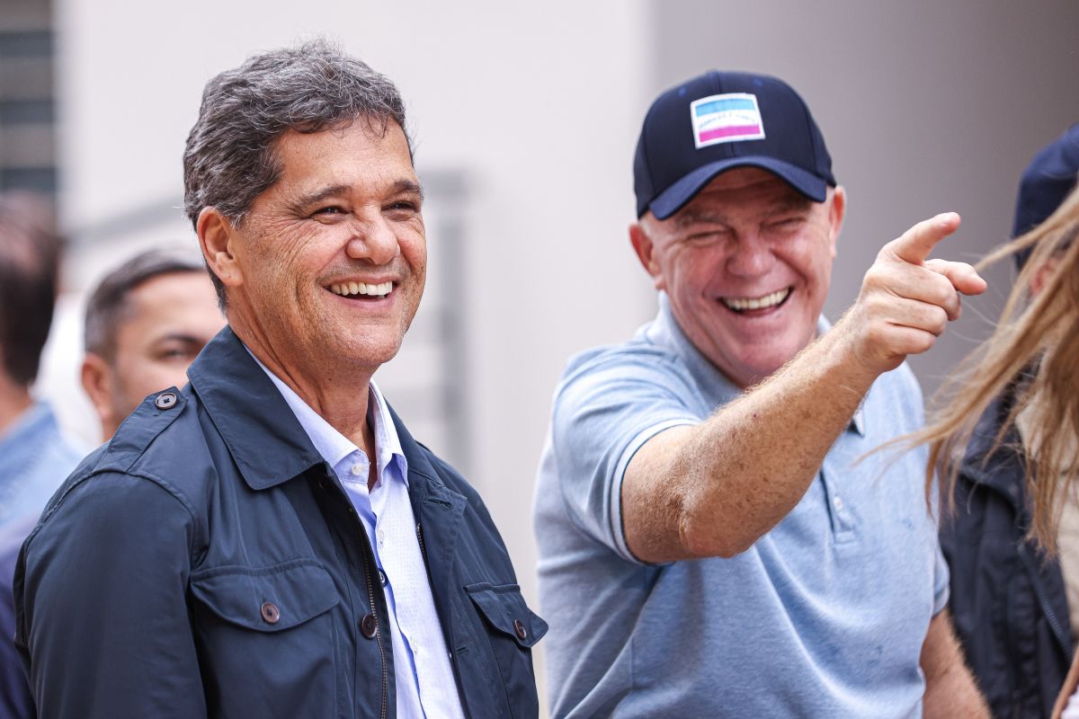 Ferraço lidera pesquisa eleitoral com 37% das intenções de voto 1 Ricardo Ferraco Renato Casagrande