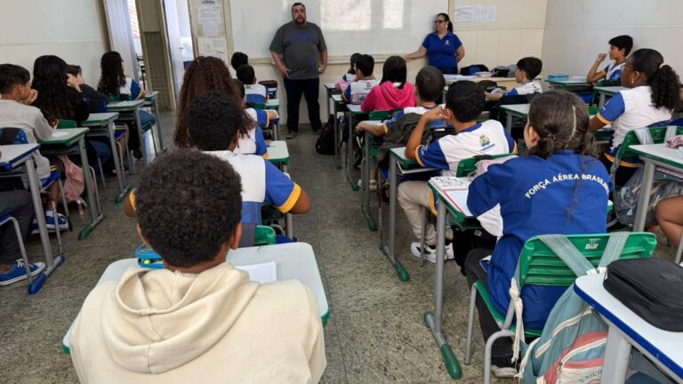 Guarapari prevê concurso para professores com mais de 500 vagas em 2027