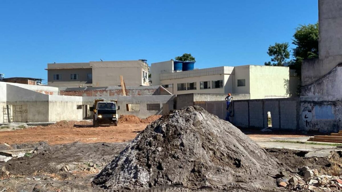 Obra do Mercado do Produtor Rural em Guarapari é retomada; Unidade de Saúde aguarda recursos