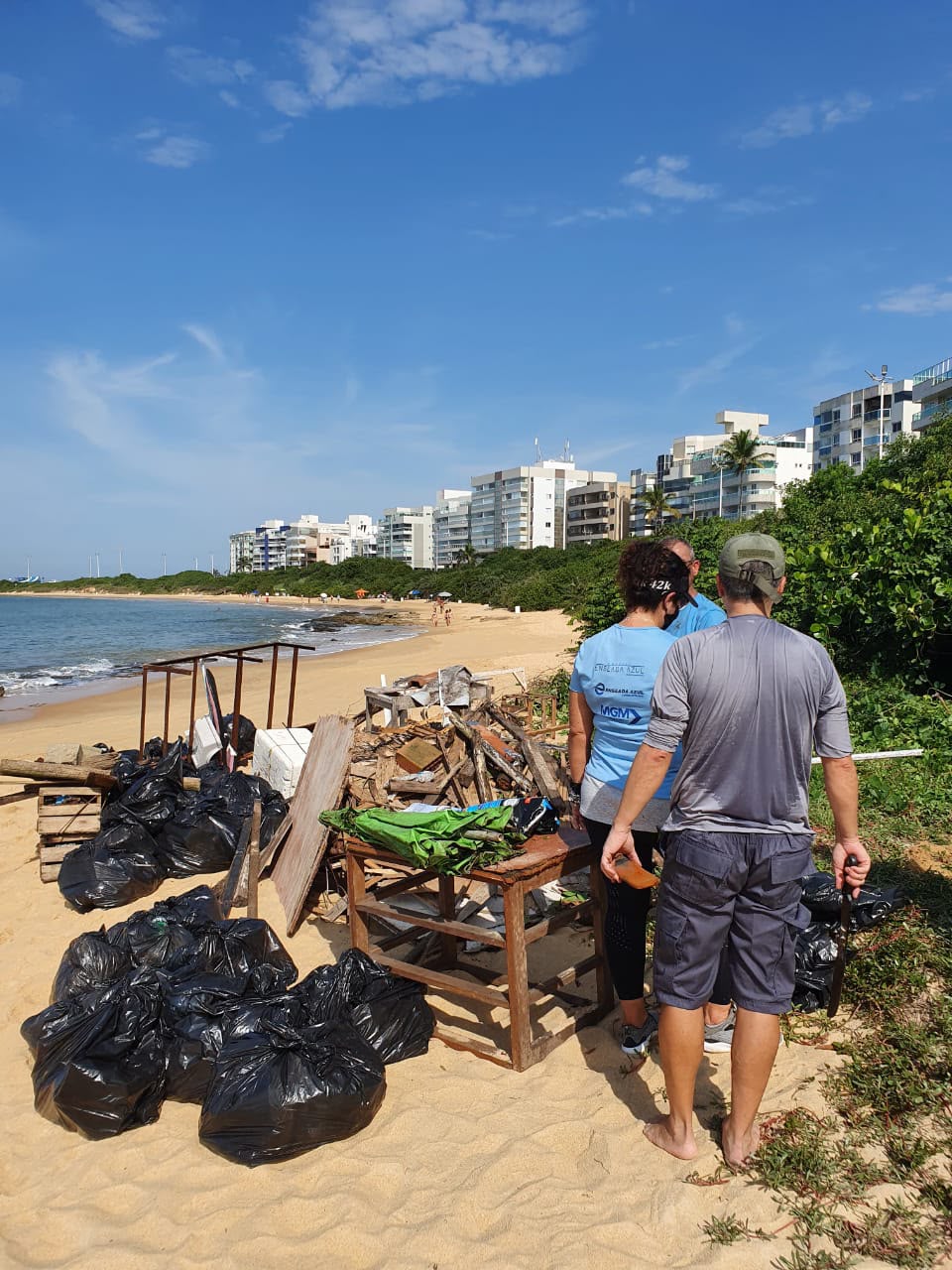 Guarapari: Enseada Azul recebe mutirão de limpeza das praias 5 mutirao de limpeza enseada azul 3