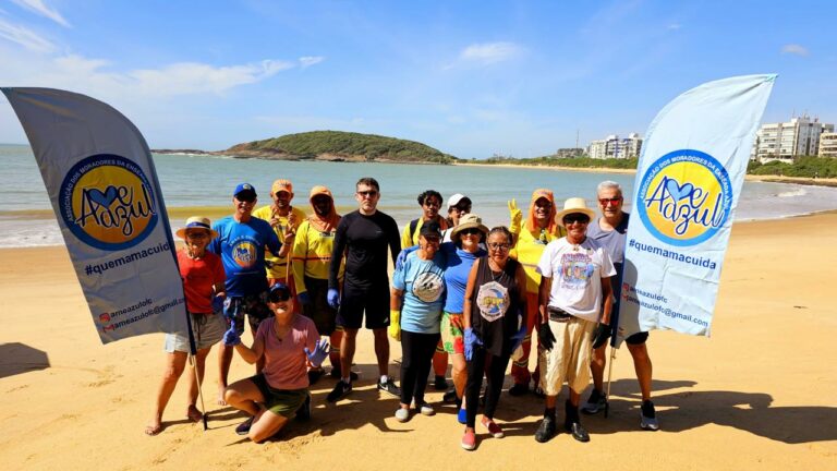 Guarapari: Enseada Azul recebe mutirão de limpeza das praias