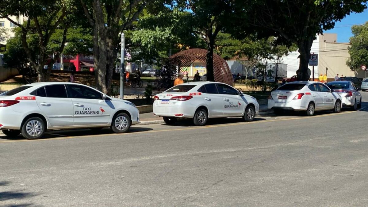 Vistoria anual obrigatória dos táxis de Guarapari segue até 14 de agosto