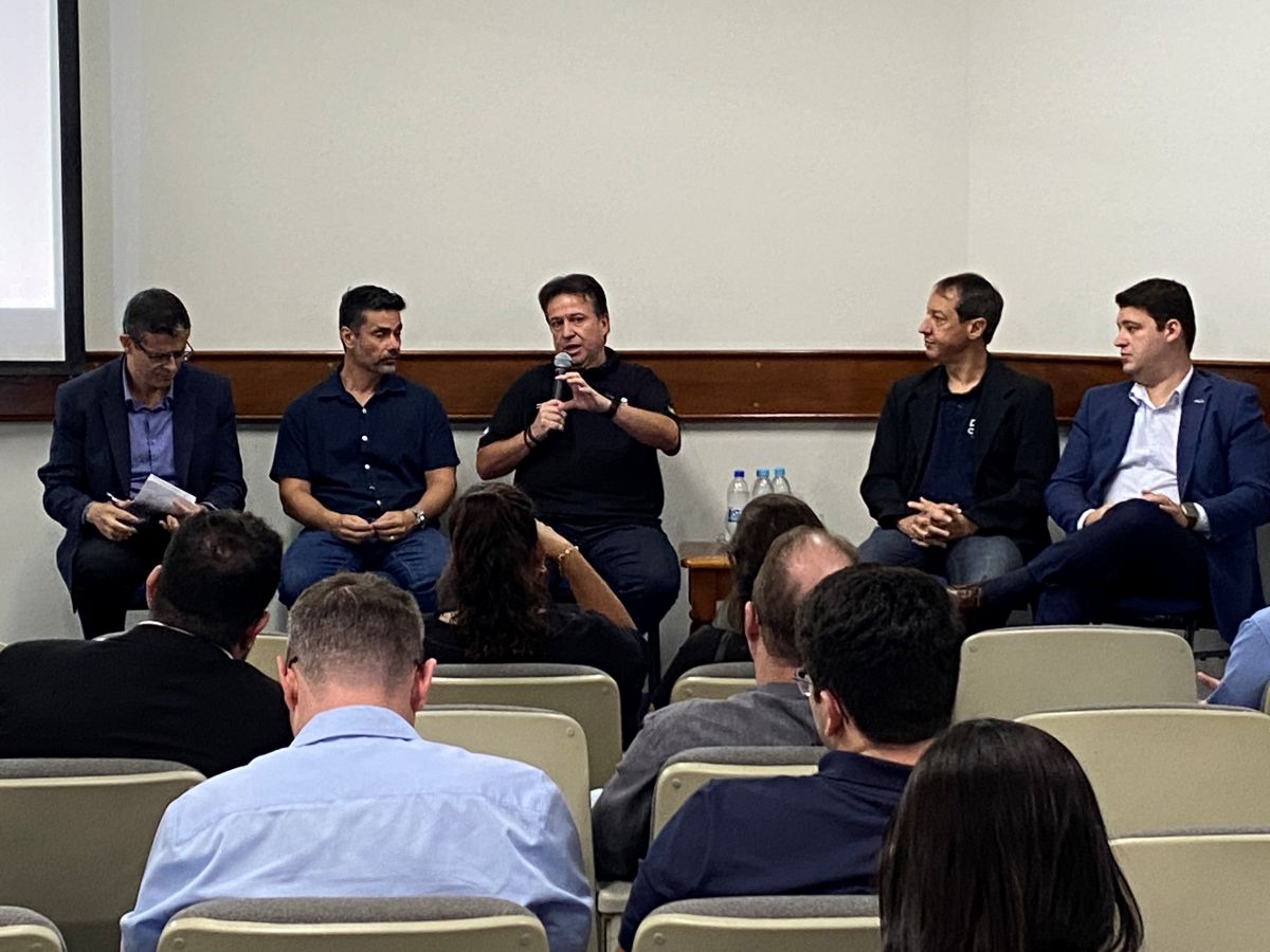 Encontro empresarial em Guarapari coloca infraestrutura e desenvolvimento em debate 3 Alysson Werneck Marcio Bedin Roberto Amorim Luciano Falce e Alan Brito