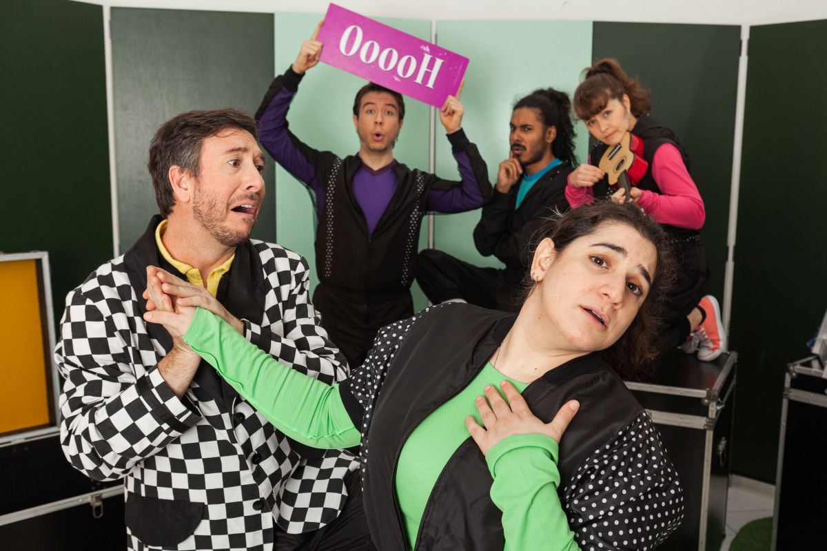 Peça teatral sobre juventude e educação financeira chega a Guarapari com sessão gratuita 2 Juntos Sal Fotografia 7