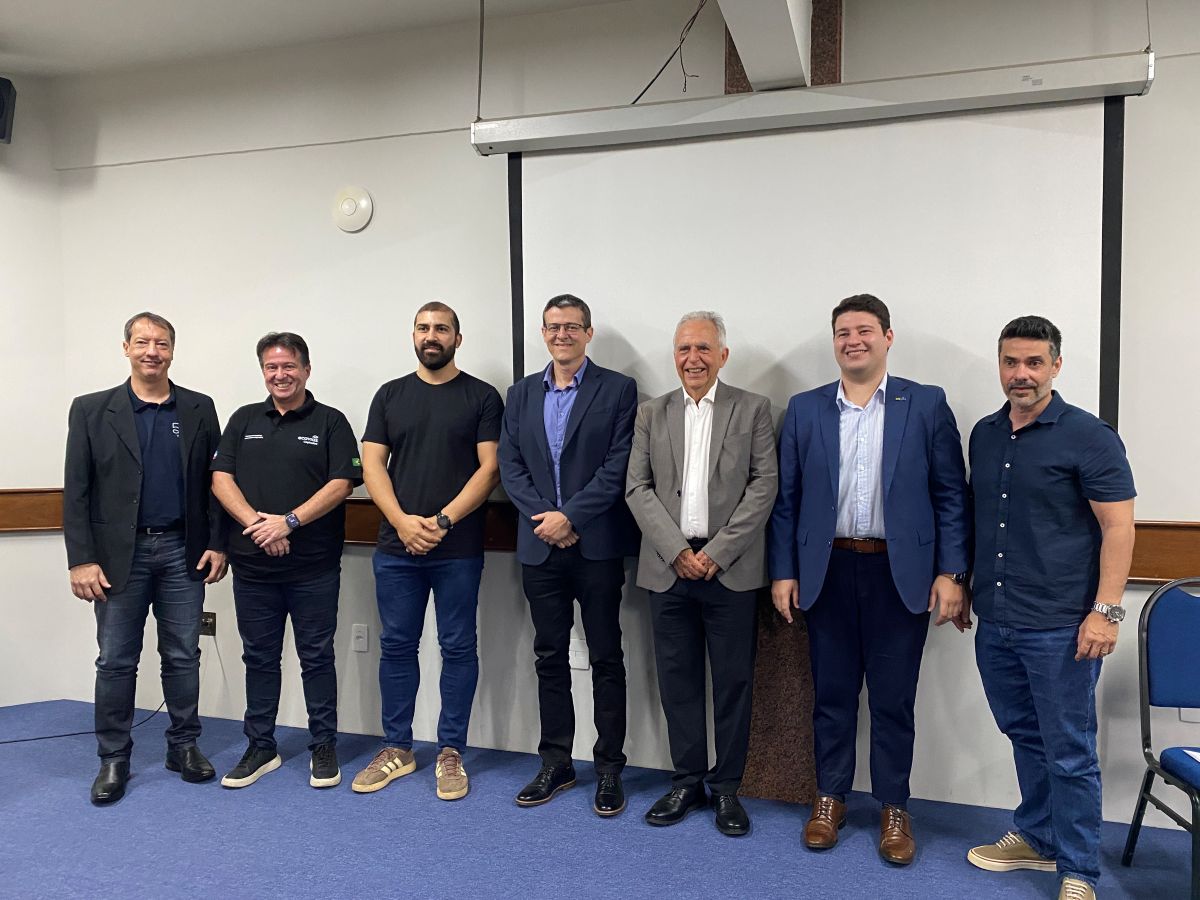 Encontro empresarial em Guarapari coloca infraestrutura e desenvolvimento em debate 2 Luciano Falce Roberto Amorim Marcelan Moro Alysson Werneck Durval Vieira Alan Brito e Marcio Bedin
