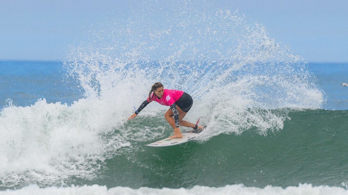 Altas ondas em Guarapari! Mundial de Surfe acontece neste fim de semana