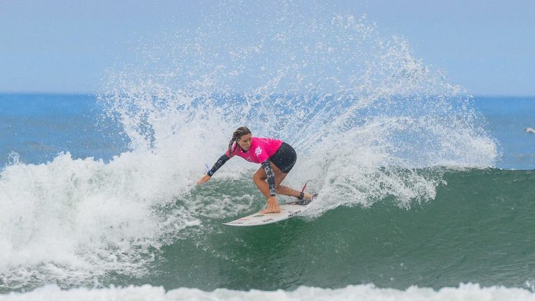 Altas ondas em Guarapari! Mundial de Surfe acontece neste fim de semana