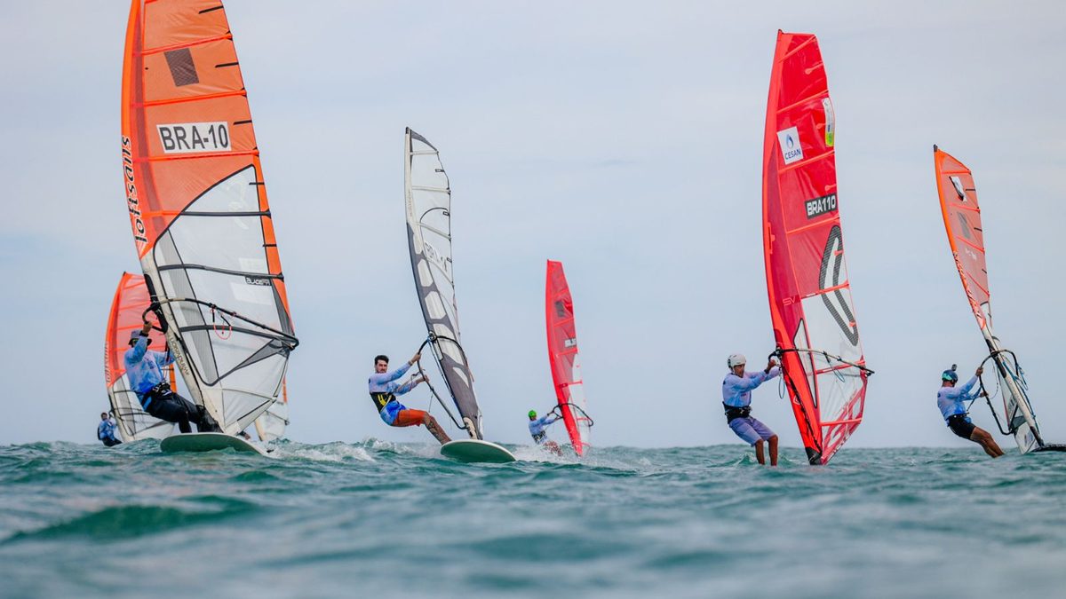 Mundial de Windsurf começa hoje (15) em Guarapari com atletas de oito países