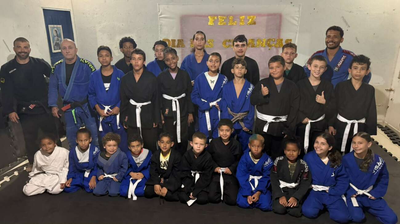 Jiu-jitsu que transforma vidas: projeto leva esporte a crianças e adolescentes de Guarapari 1 Jiu jitsu projeto guarapari 3