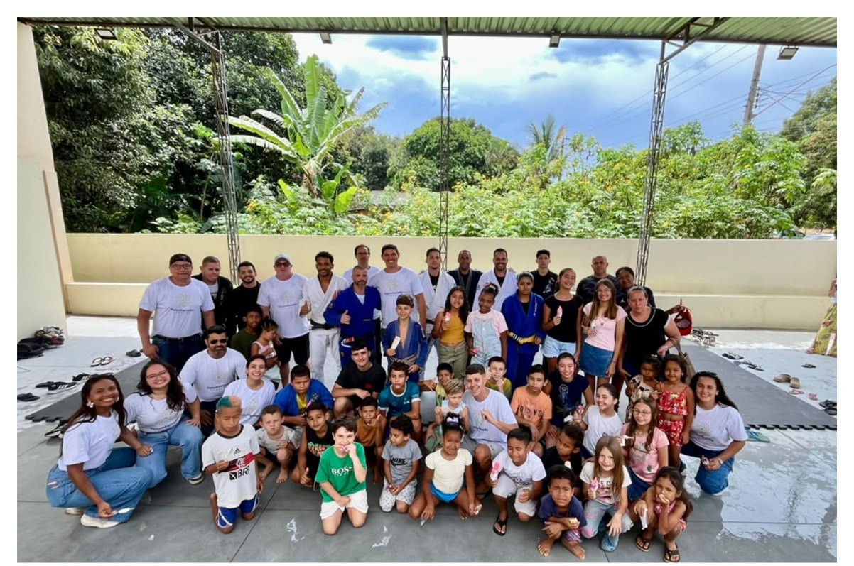 Jiu-jitsu que transforma vidas: projeto leva esporte a crianças e adolescentes de Guarapari 3 Jiu jitsu projeto guaraparii 1