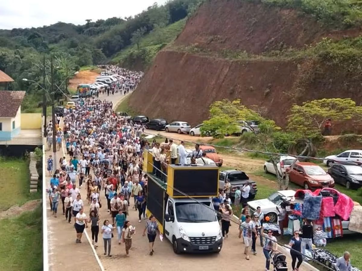 Alfredo Chaves terá romarias e programação especial no Dia de Nossa Senhora Aparecida 1 Romaria e caminhada em homenagem a Nossa Senhora Aparecida em Alfredo Chaves