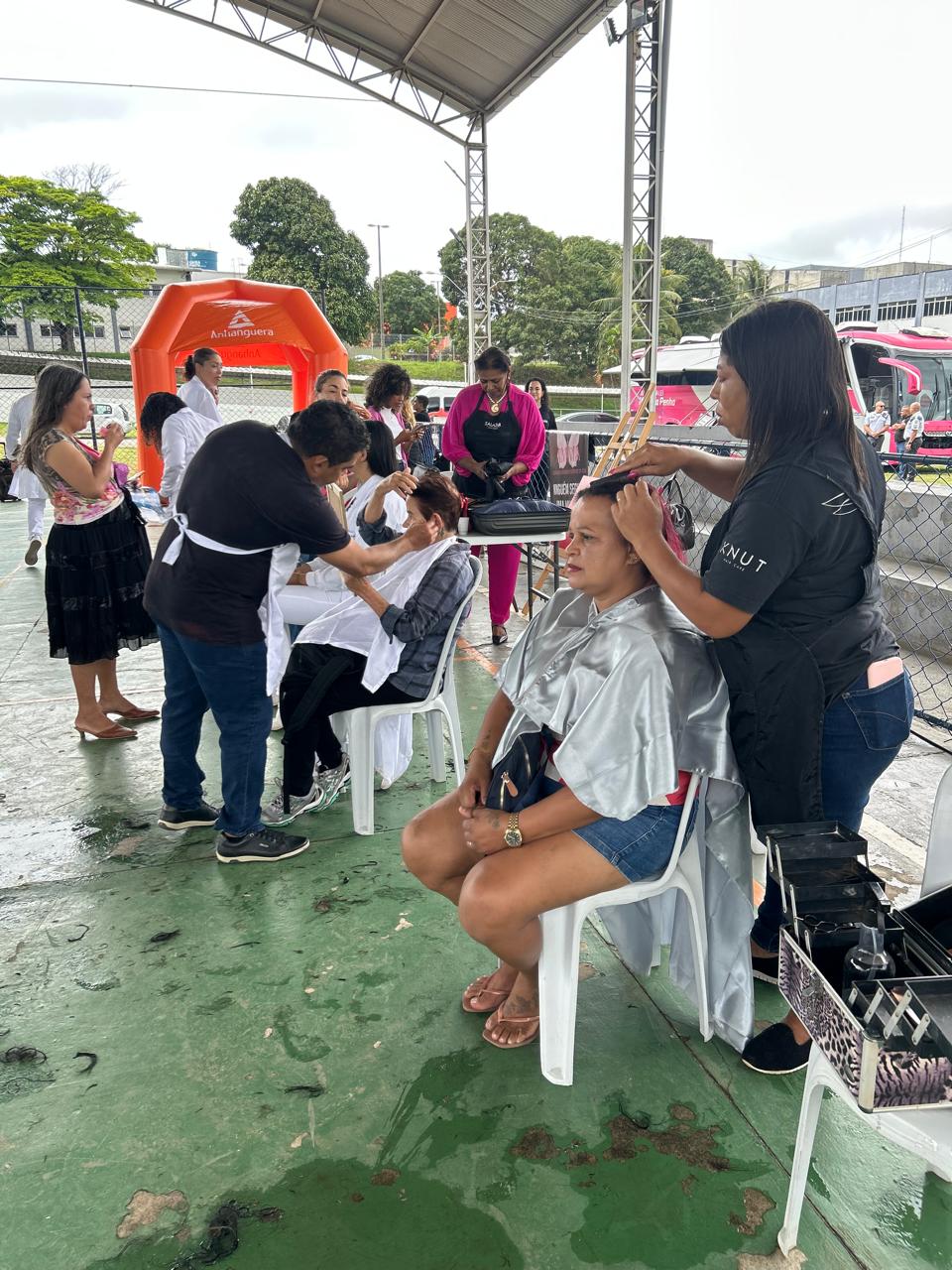 Ação Outubro Rosa oferece serviços de saúde, assistência e beleza em Guarapari 4 acao outubro rosa 3