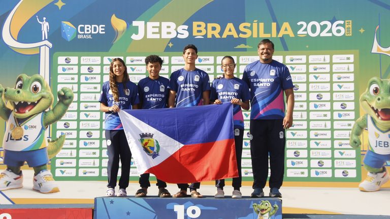 Jovens nadadores de Guarapari levam talento capixaba aos JEBs 2026