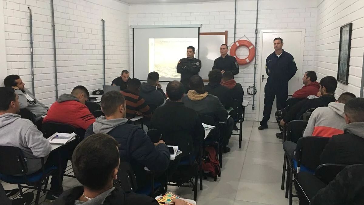 Oportunidade! Guarapari abre vagas para curso de aquaviários