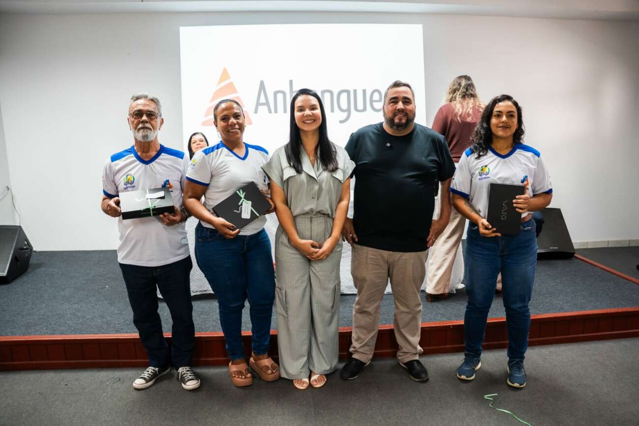 Guarapari entrega tablets para agentes de Saúde e de Endemias 2 tablesta agentes de saude e endemias PMG 2