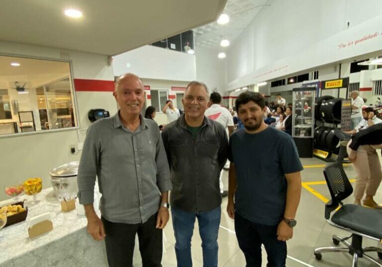 1-Hamilton-Tatau-e-Sidnei