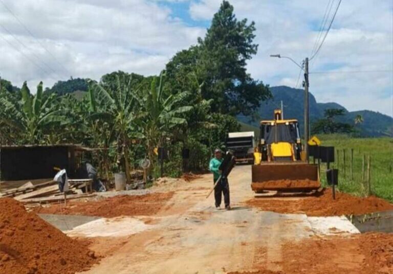 Alargamento de pontes na comunidade de Sagrada Família
