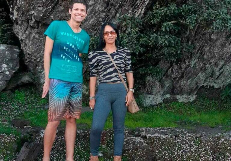 FolhaOnline-HistoriadorAutista (1)