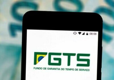 BRAZIL - 2019/07/24: In this photo illustration a Service Guarantee Fund (FGTS) logo seen displayed on a smartphone. (Photo Illustration by Rafael Henrique/SOPA Images/LightRocket via Getty Images)