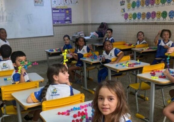 sala de aula guarapari - professor - alunos