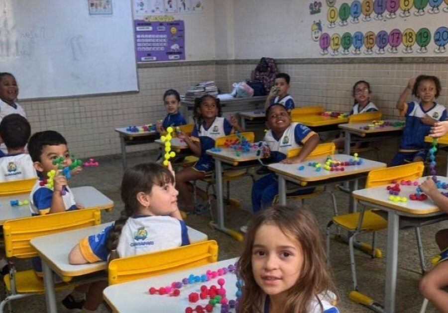 sala de aula guarapari - professor - alunos