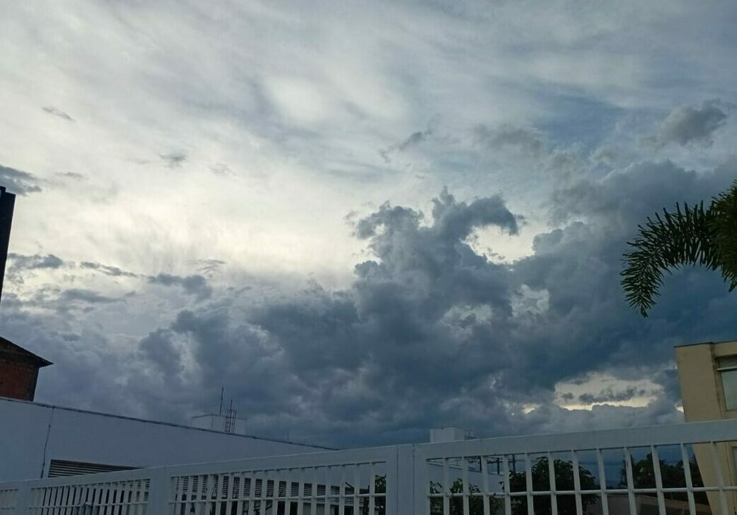 céu nublado - tempo clima