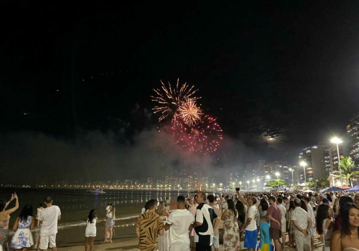 ano novo fogos reveillon guarapari