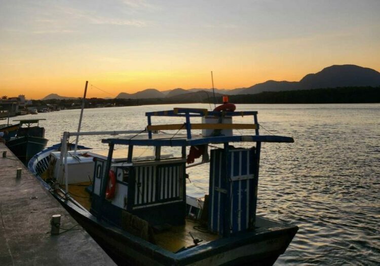 canal-guarapari-2023-barco pesca -