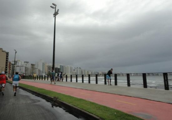 chuva-arquivo-folha-praia-do-morro-2022