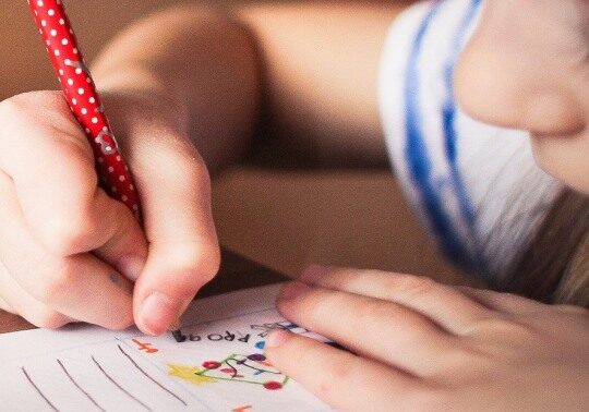 criança-estudando-2