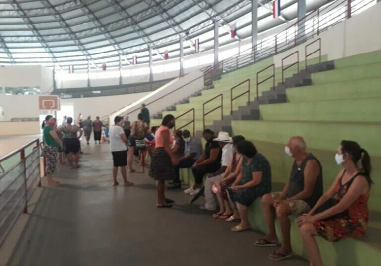 Vacinação presencial e...